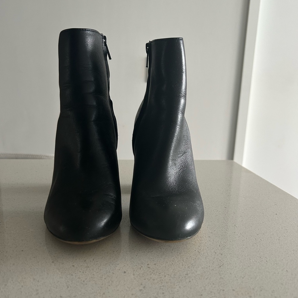 Black leather heeled short booties